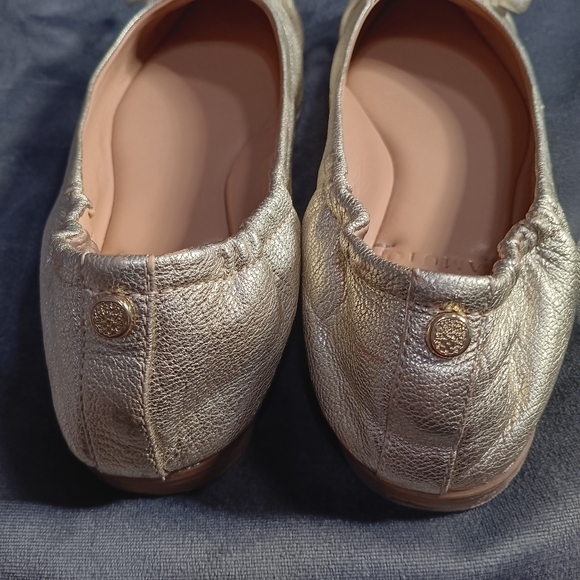 Vince Camuto Metallic Gold Flats Size 6 - Picture 8 of 9